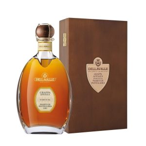 Grappa Affinata in Botti di Passito di Pantelleria “Cassetta in legno” Dellavalle