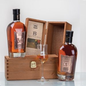 Giori Grappa di Moscato Barricata Etichetta in Rame Cofanetto in Legno 700ml